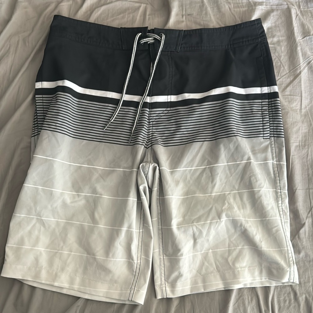men’s swim trunks